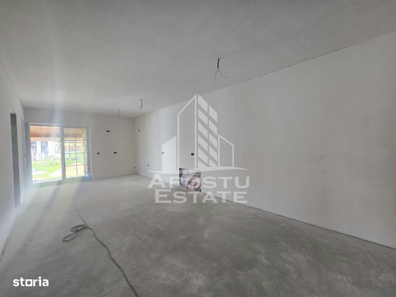 Jumatate de duplex pe parter cu 4 camere si 2 bai, Sag - Imagine principală: 1/13