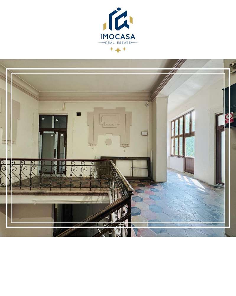 De vanzare Apartament de renovat 4 camere generoase Central Arad-4