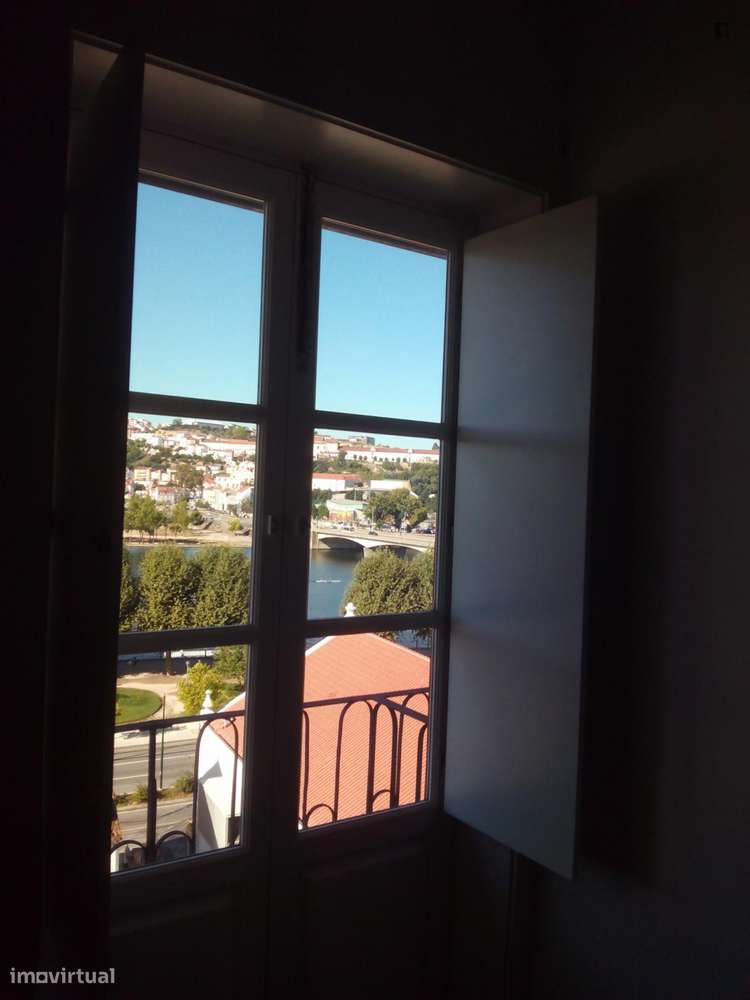 Estúdio - localizado em Baixa Coimbra - Grande imagem: 5/6