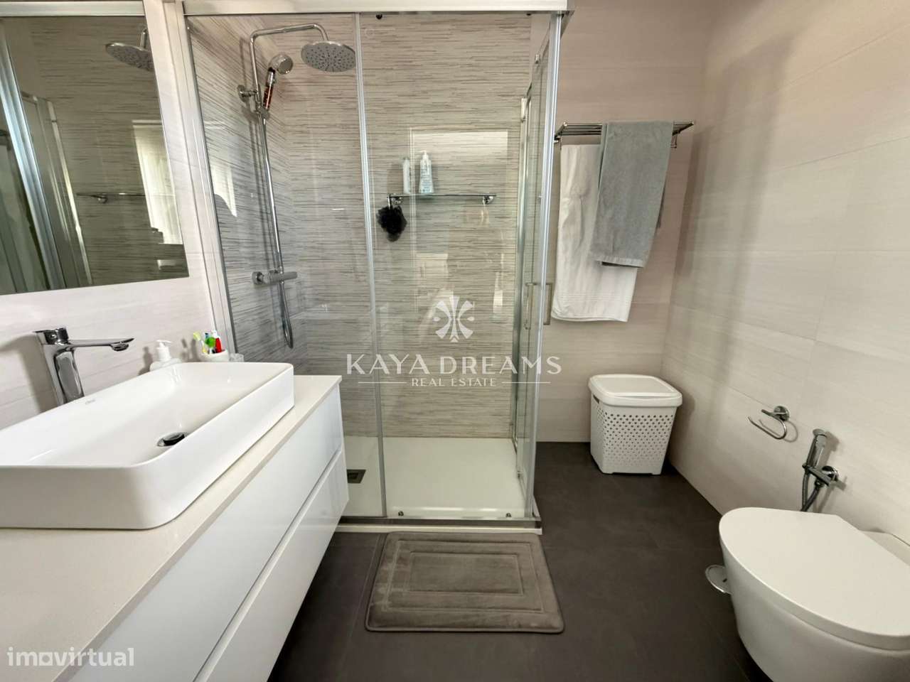 Moradia T5 Semi-Nova em Famões, Odivelas a 5 mint do Strada Outlet-13