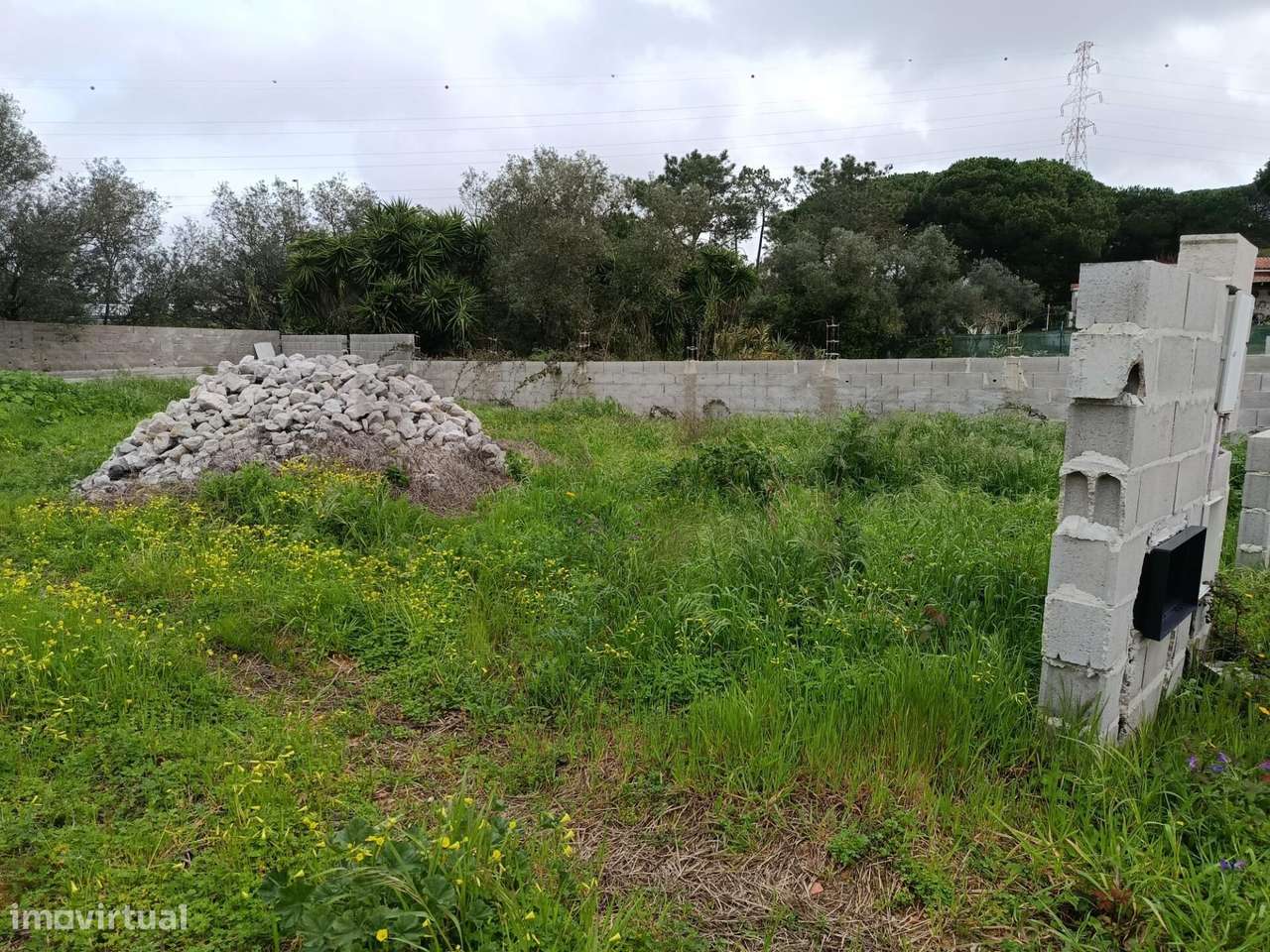 Terreno Urbano com 333m2 – Localização Premium na Charneca de Caparica - Grande imagem: 4/16