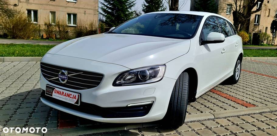 Volvo V60 D2 Geartronic Summum - 17