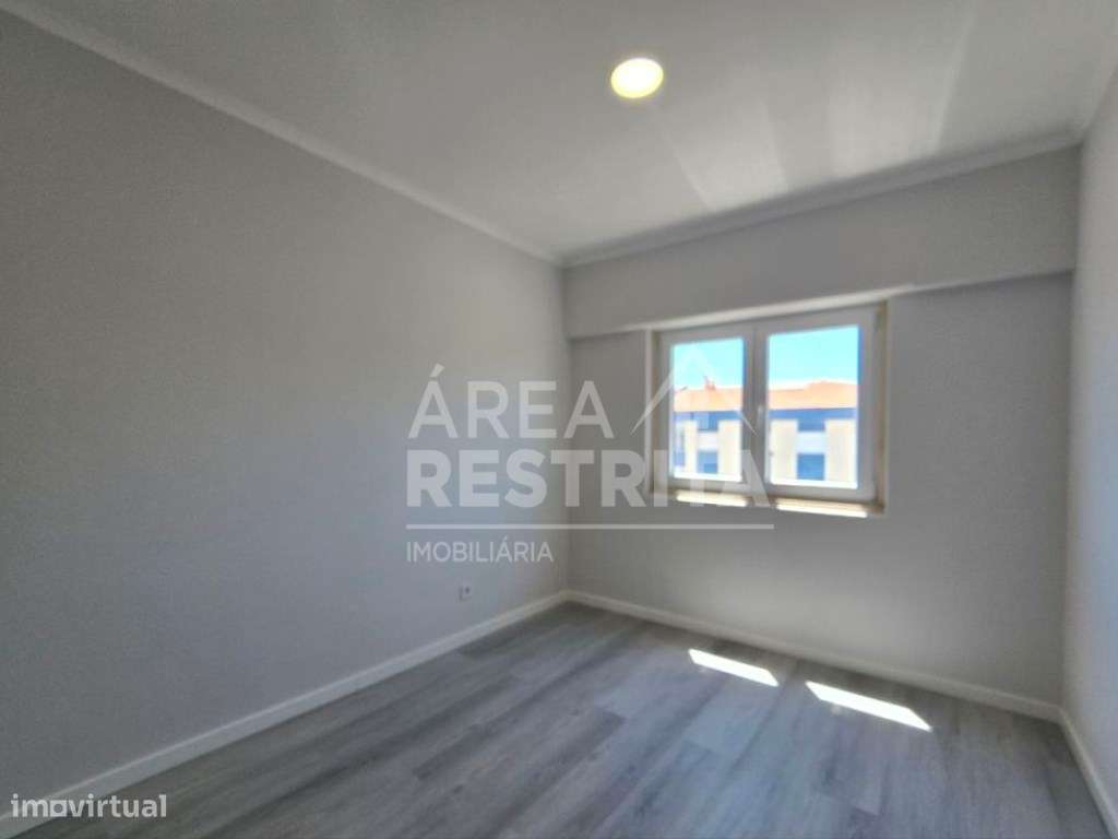 Apartamento T4, totalmente remodelado, na Cruz de Pau-15
