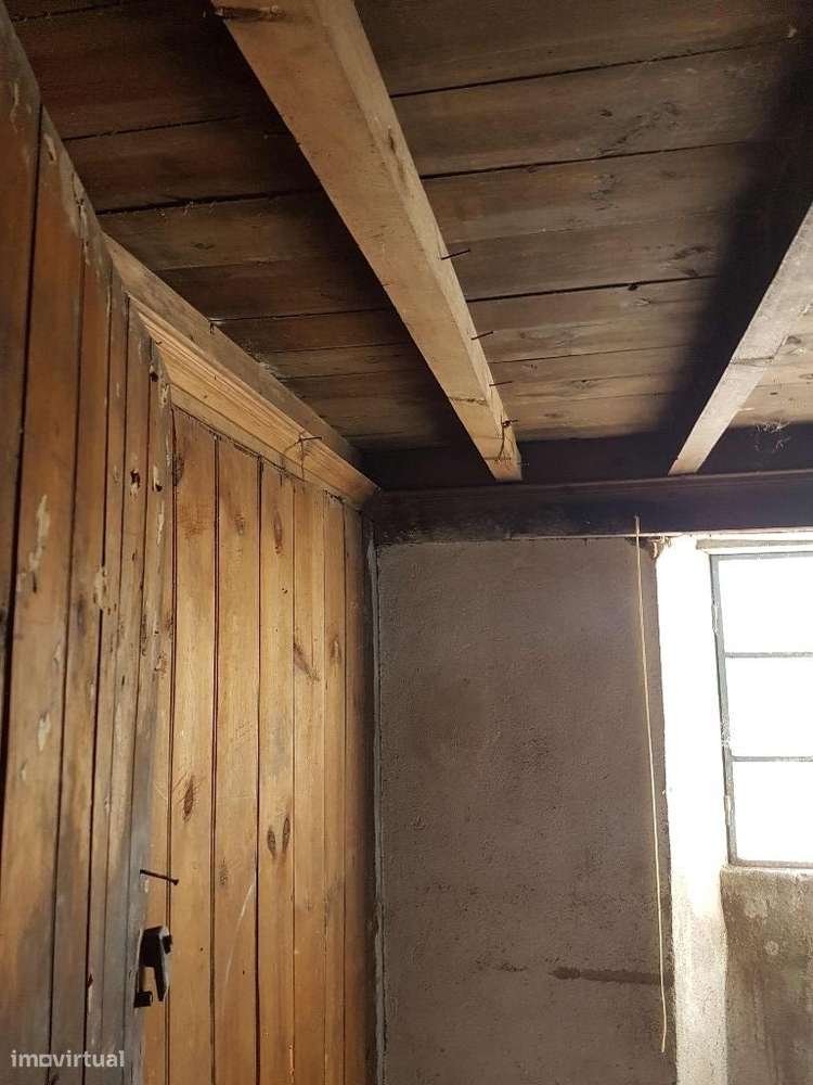 Casa para recuperar em Armadouro, Pampilhosa da Serra - Grande imagem: 4/8