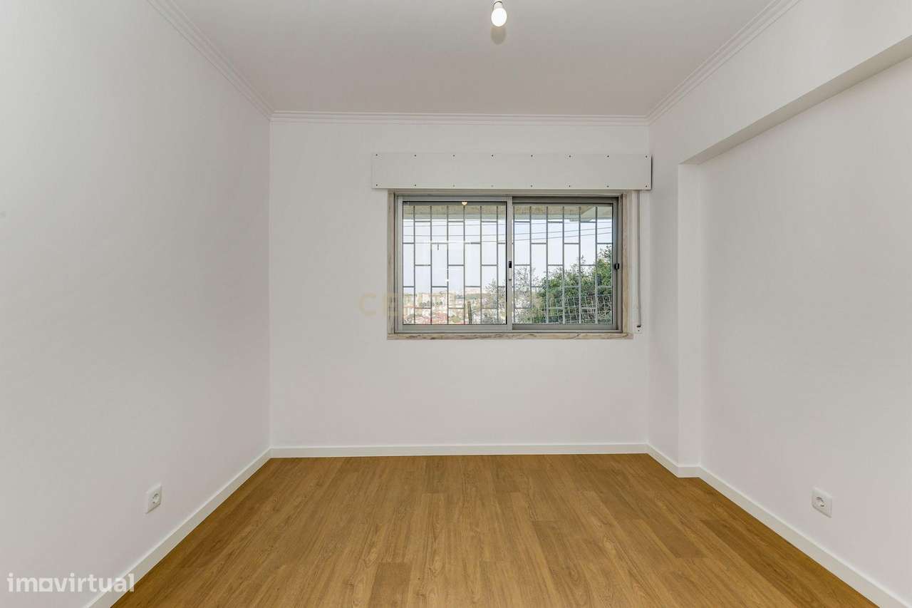 Apartamento T3 Renovado com espaço exterior.-15