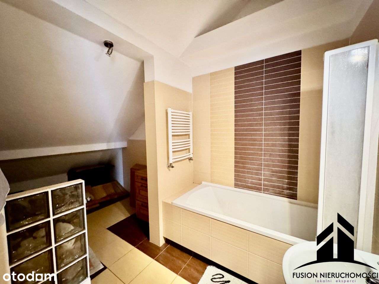 Przestronne mieszkanie dwupoziomowe | 93 m² | Rzes-15