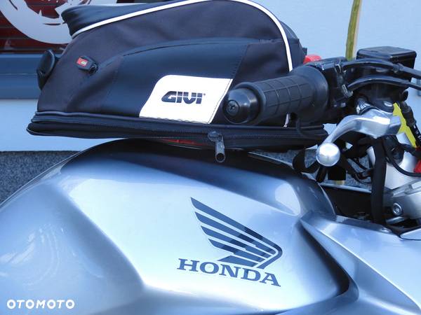 Honda CBF - 10