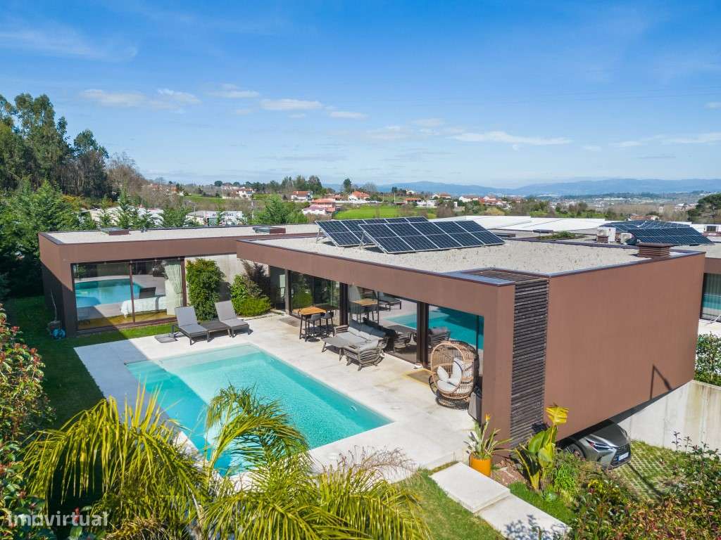 Moradia Exclusiva V4 com Piscina aquecida - Grande imagem: 5/54