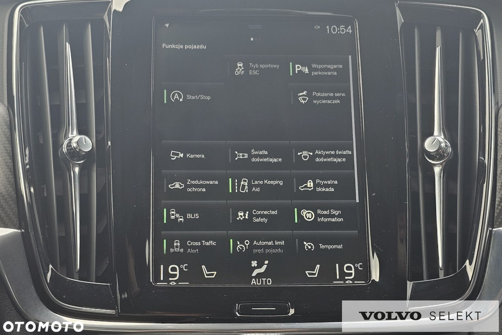 Volvo V90 Cross Country - 20