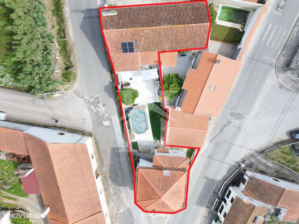 Moradia T2 Renovada em Olho Marinho com Piscina e Garagem - Grande imagem: 2/31