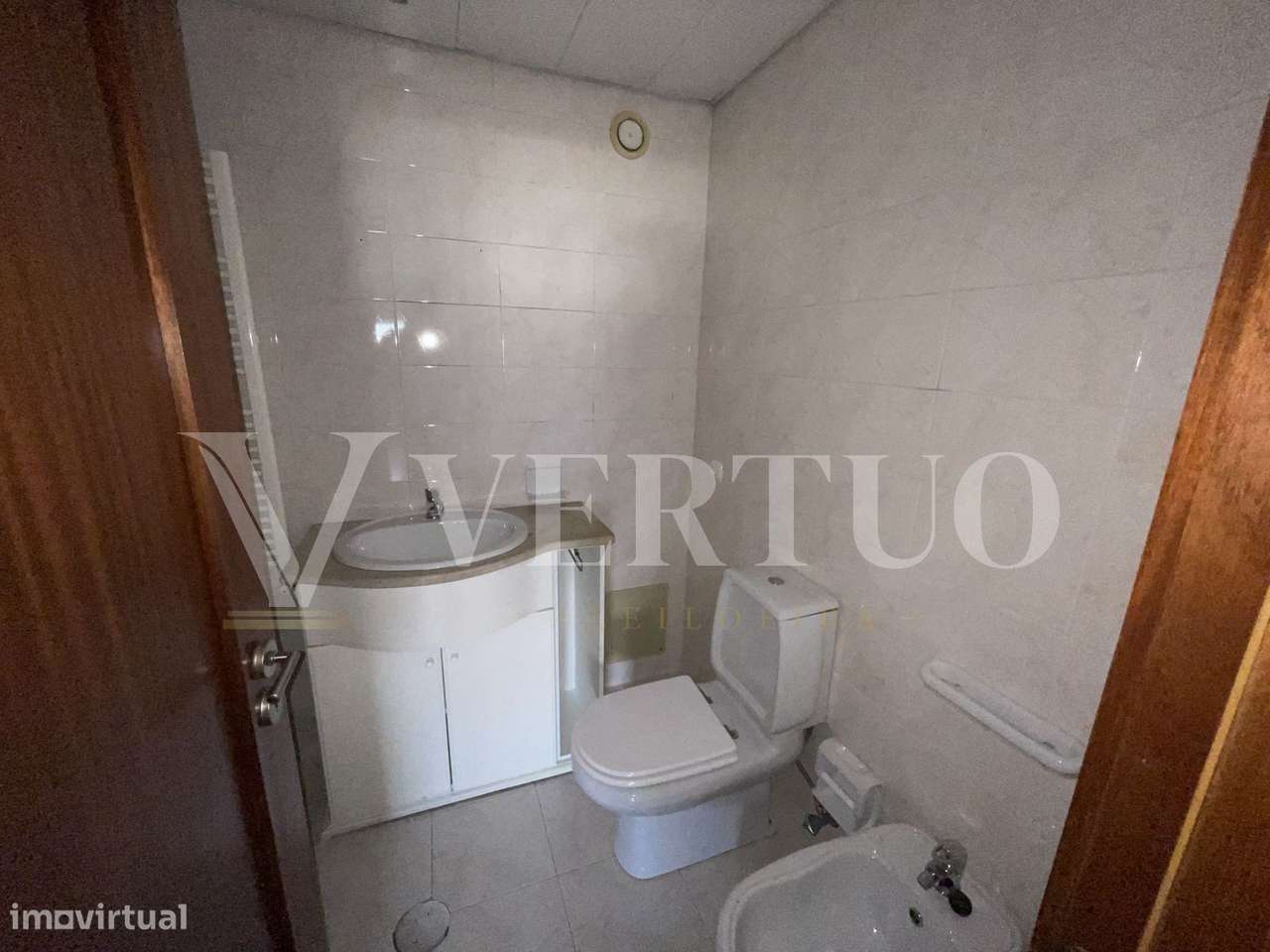 T4 em Moreira da Maia | 159 m² | 2 Garagens | Venda Judicial-38