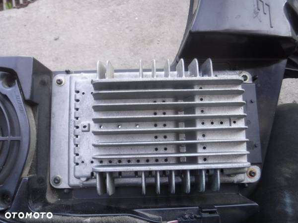 Seat Exeo kombi  BOSE glosniki wzmacniacz SUBWOOFER  3R0035382A - 2