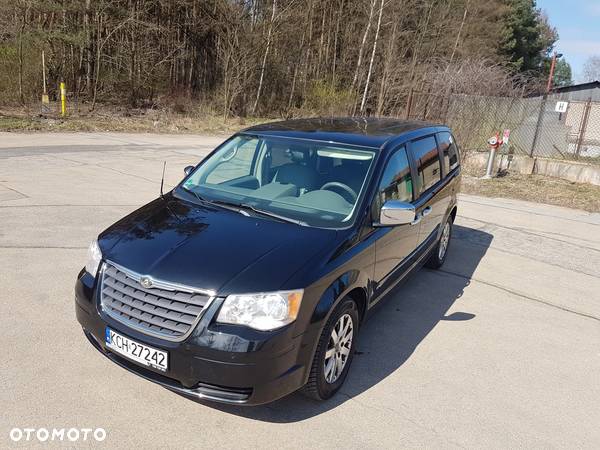 Chrysler Town & Country 3.3 - 8