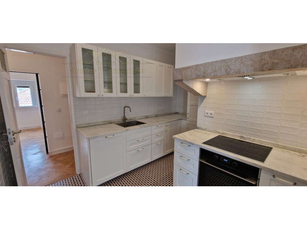 Apartamento T3+1 RENOVADO no centro-26