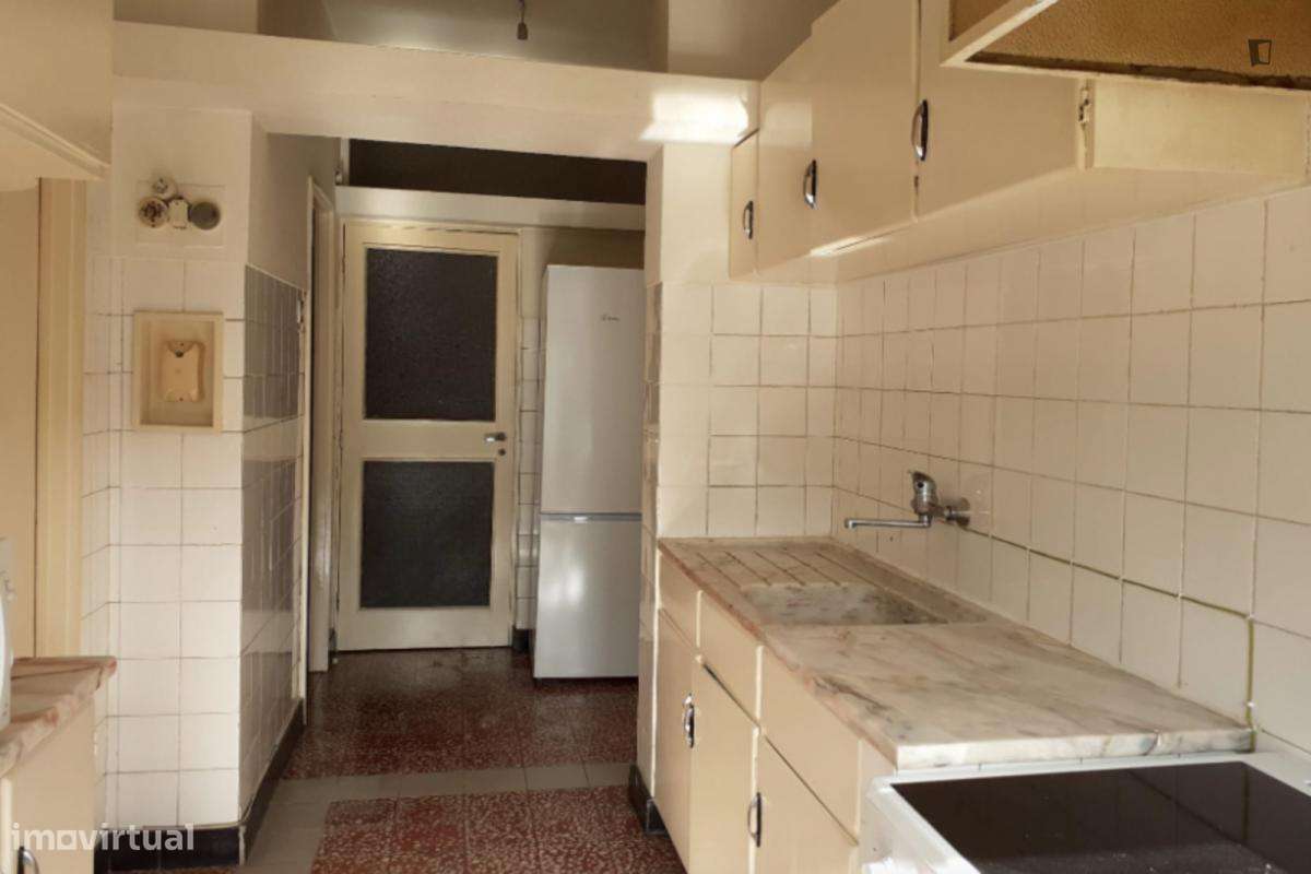 Apartamento com 3 quartos - localizado em Cedofeita Porto - Grande imagem: 4/10