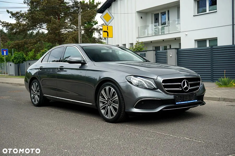 Mercedes-Benz Klasa E 220 d 9G-TRONIC Exclusive - 16