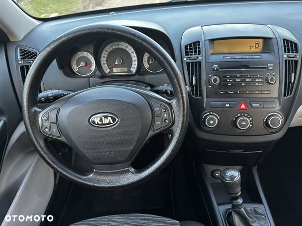 Kia Ceed - 15