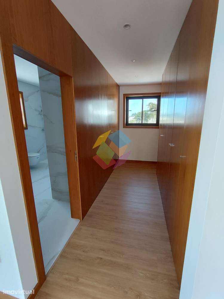 Magnífica Moradia T3 +1 em Stª. Maria da Feira-27