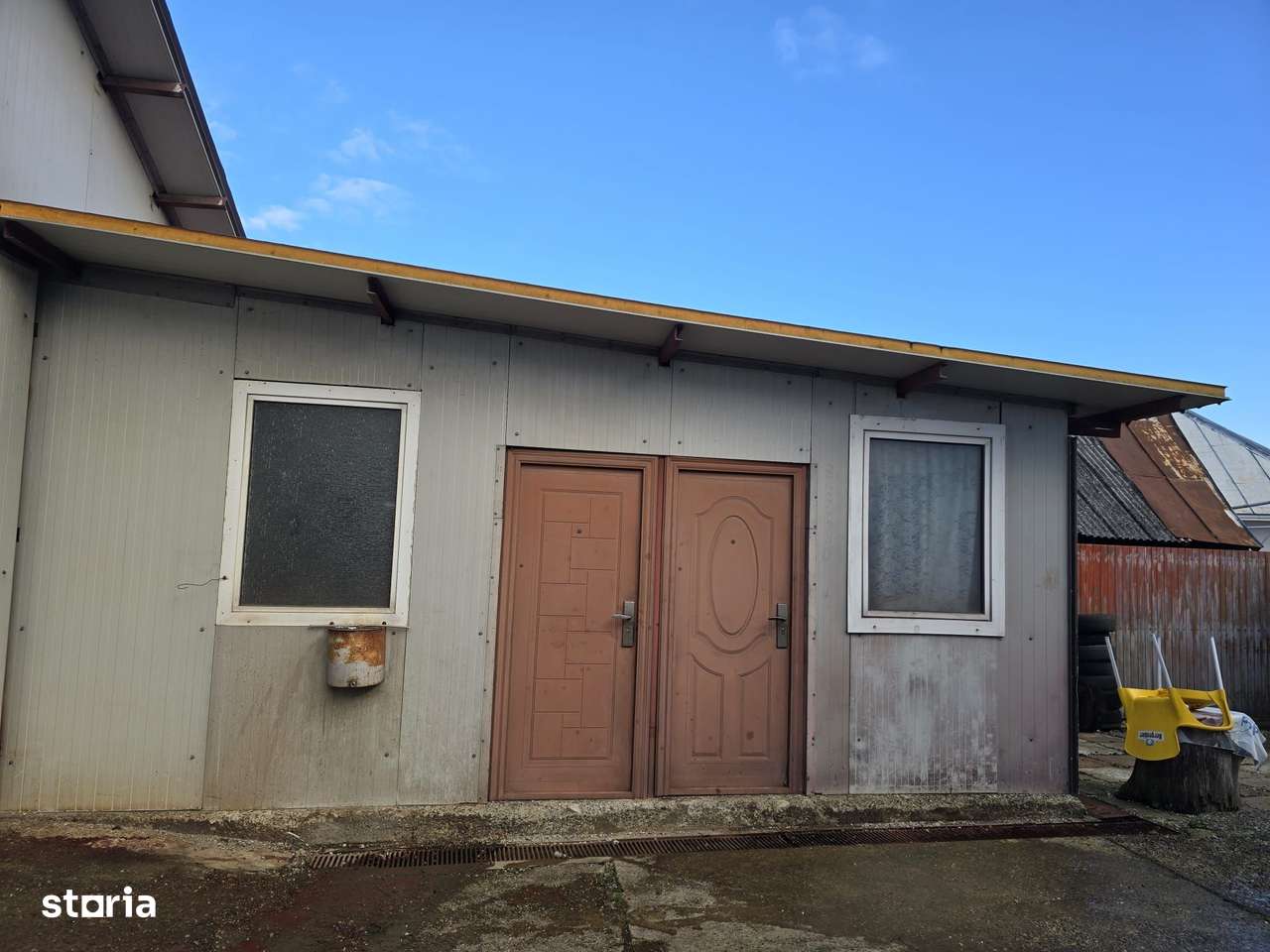 Se oferă spre vânzare / închiriere clădire cu spațiu comercial - Imagine principală: 4/20