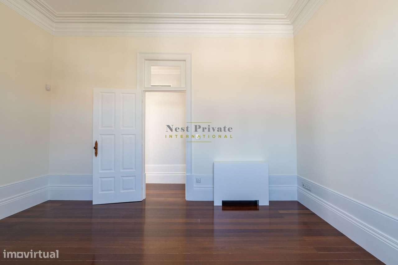 Palacete à venda na Rua de Álvares Cabral-35