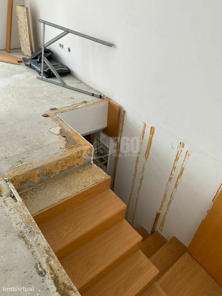 T4 DUPLEX COM TERRAÇO ESPINHO-8