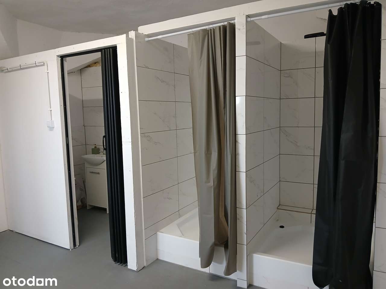 Wynajmę magazyn 220 m² – idealny na salę sportową lub studio tańca - Pełny obrazek: 4/8