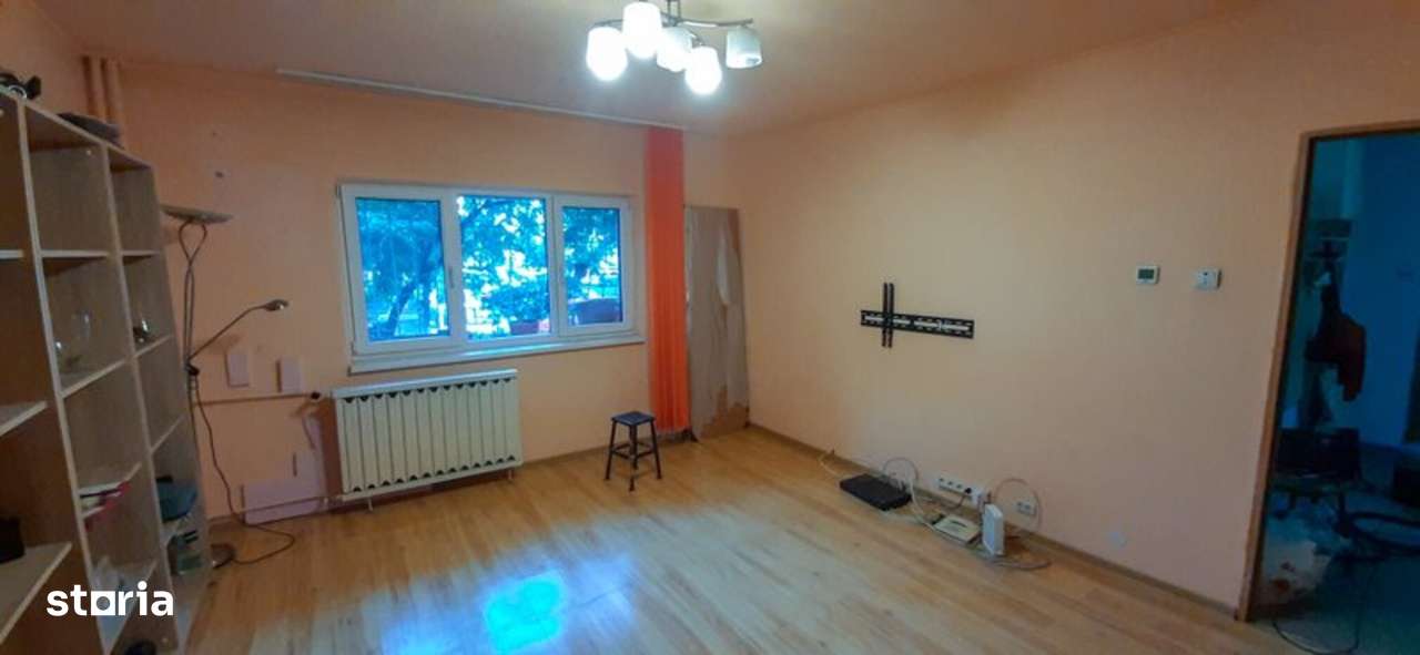Apartament 3 camere decomandat – 13 Septembrie – loc parcare + boxa