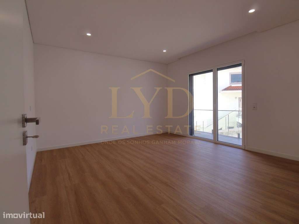 Moradia T3 + 1 Recezinhos (S.Mamede)-14