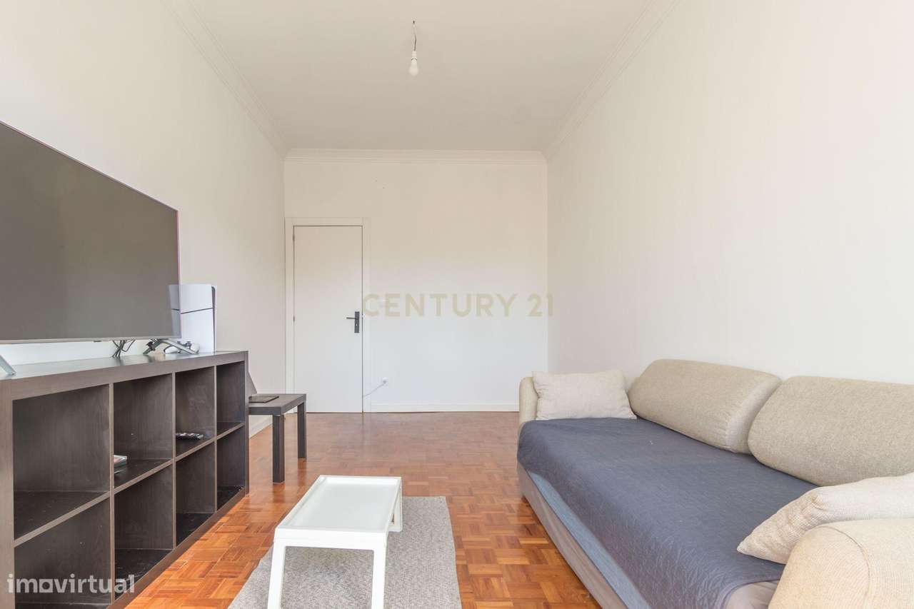 Arrendamento T1 renovado em localização premium junto à Gulbenkian - Grande imagem: 4/17