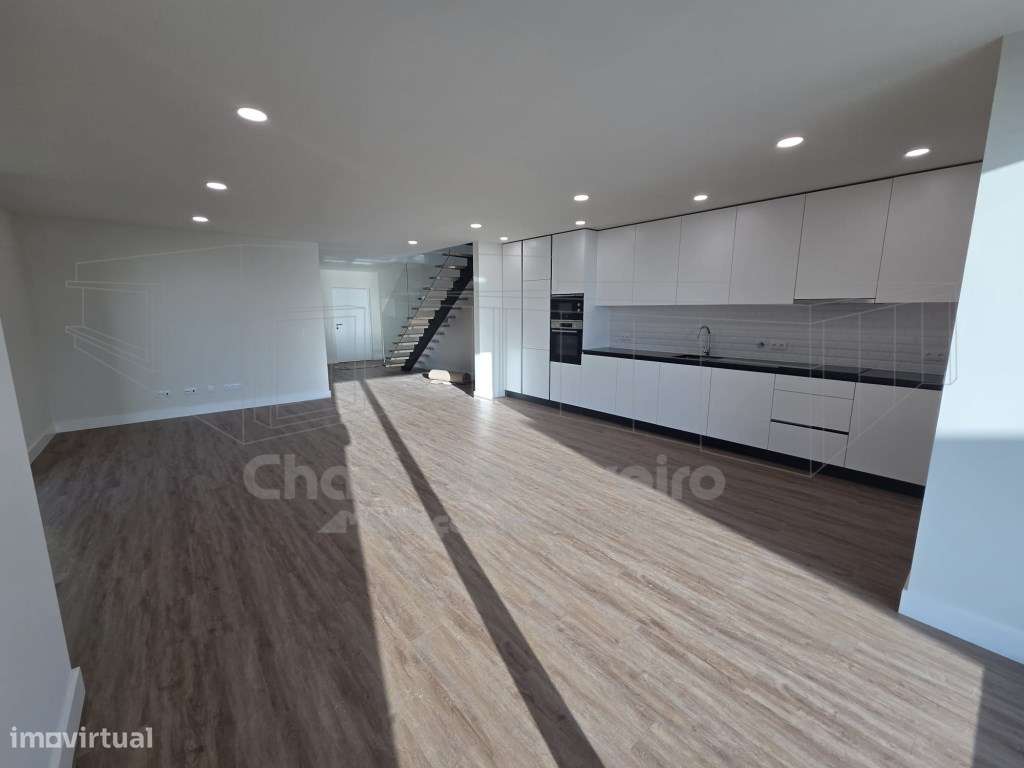 Moradia unifamiliar geminada T3, de 2 pisos, com garagem, anexos e ...-10