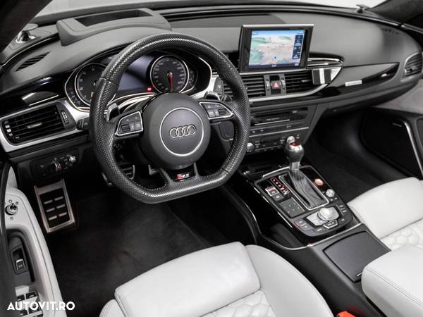 Audi RS6 Avant 4.0 TFSI quattro Tiptronic - 13