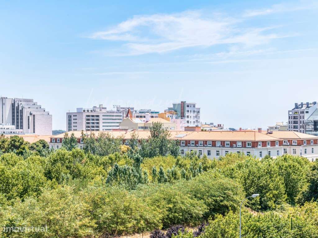 APARTAMENTO T3 TRANSFORMADO EM T2+1 NA AVENIDA CONSELHEIRO FERNANDO...-21