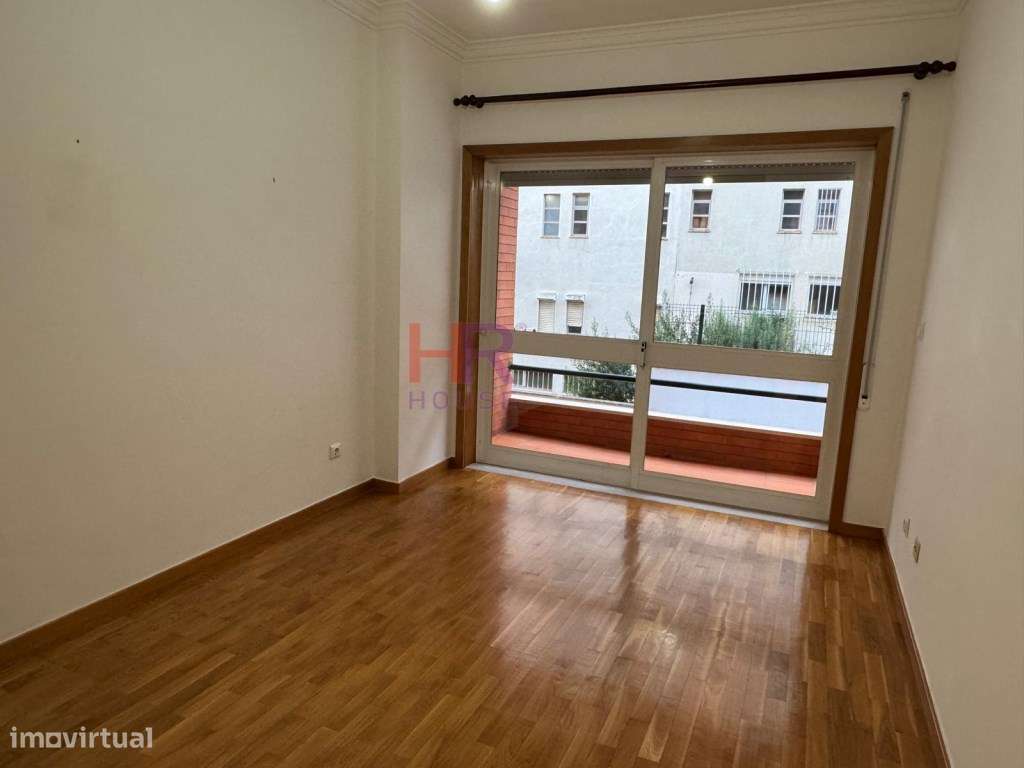 Apartamento T2 com garagem e arrecadação em Celas, Coimbra. Excelen...-17