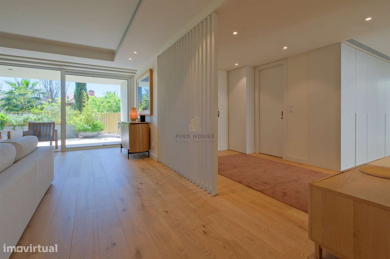 Apartamento T3 em condomínio privado, com terraços e garagem, no Prínc-6