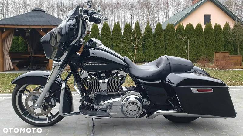 Harley-Davidson Touring Street Glide - 18