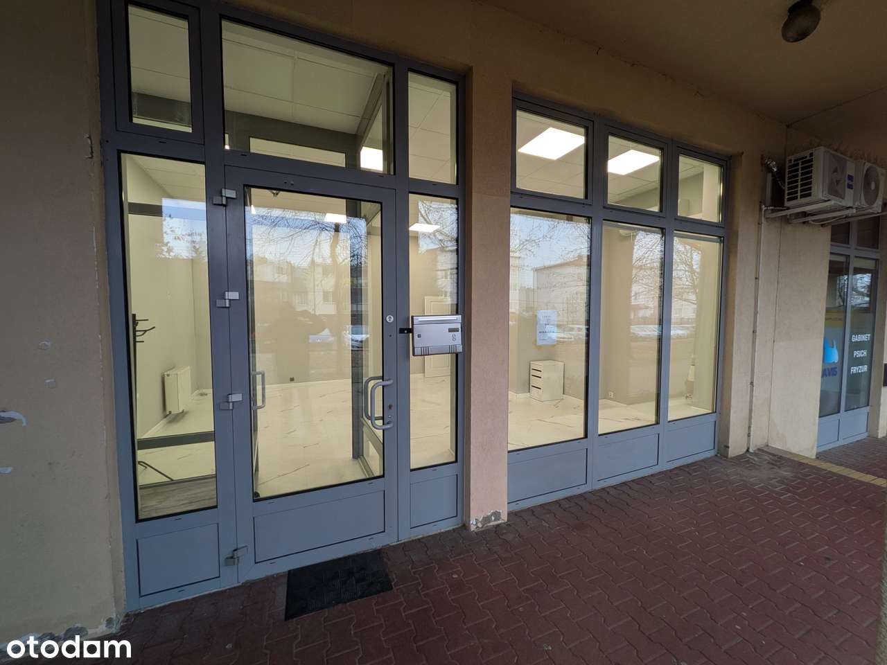 Lokal biurowo-usługowy (46 m2) - Pełny obrazek: 2/13