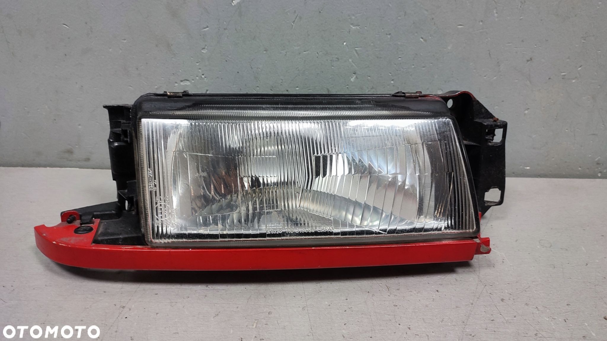 Lampa Prawy Przód Koito Mazda 323F BG IV - 1