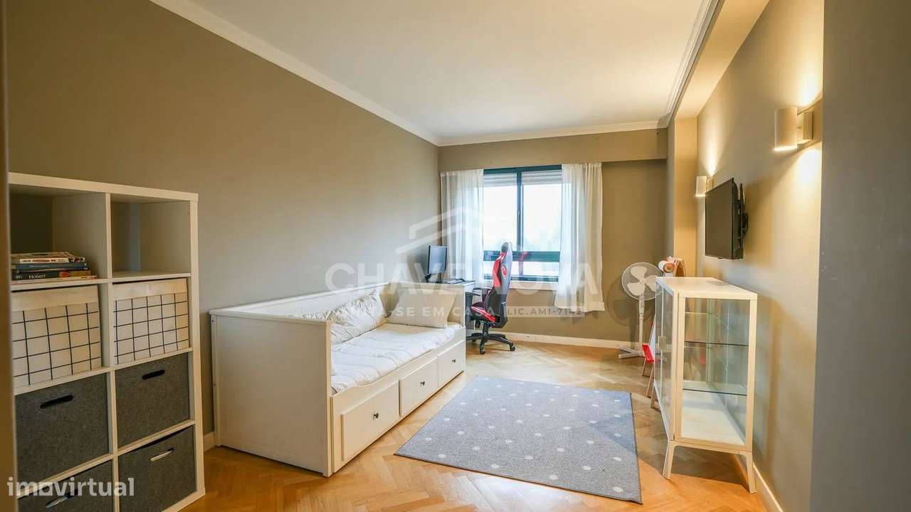 T2 Renovado c/ Lugar de Garagem na Alameda Jardins da Arrábida-13