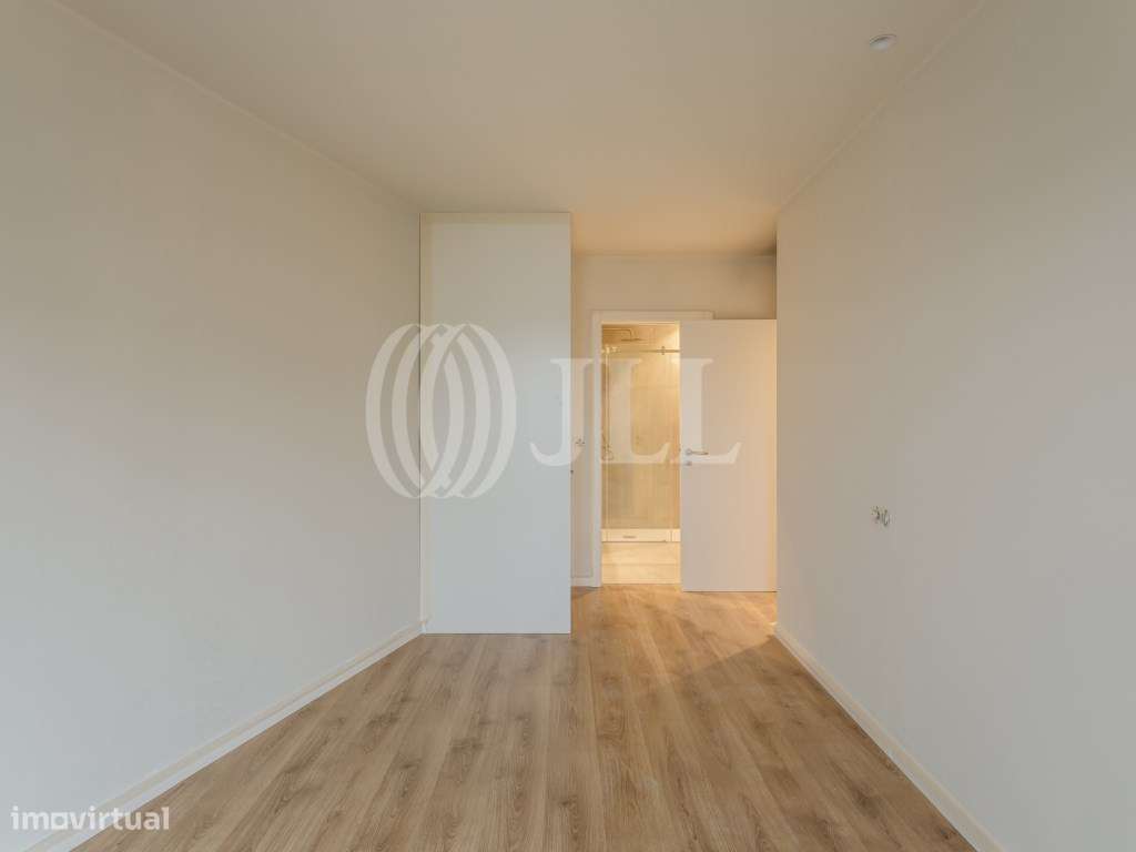 Apartamento T4 com varanda e garagem nas Antas Porto-22