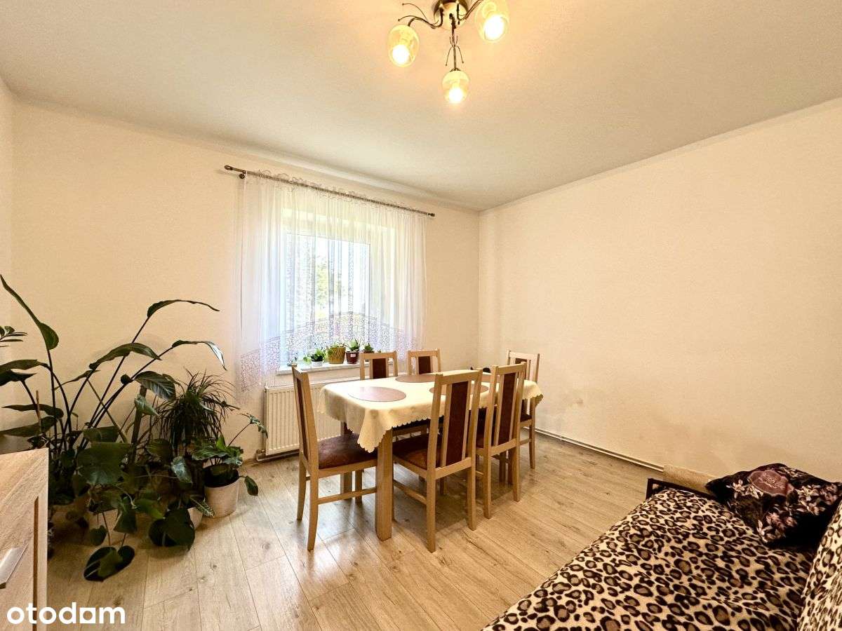 Dom z pomieszczeniami gospodarczymi-9