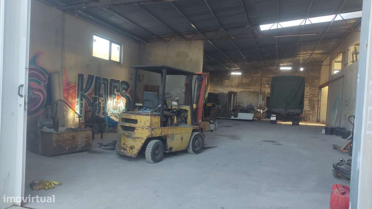 Armazéns industrial com 250m2/150m2 para arrendar. - Grande imagem: 3/5