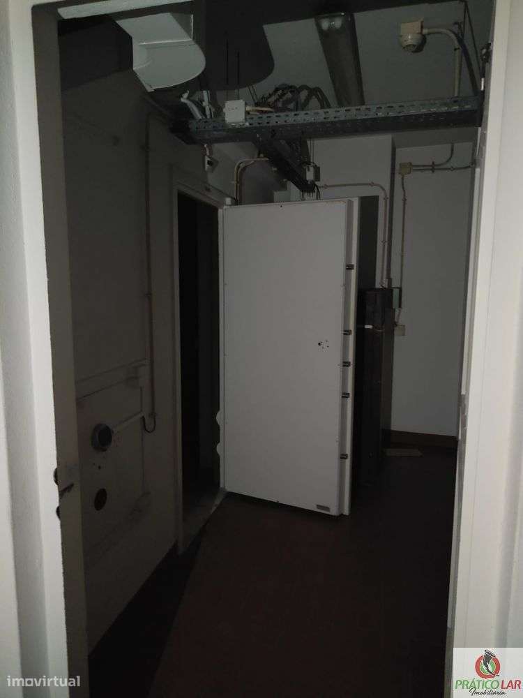 Loja no centro de Vagos-23