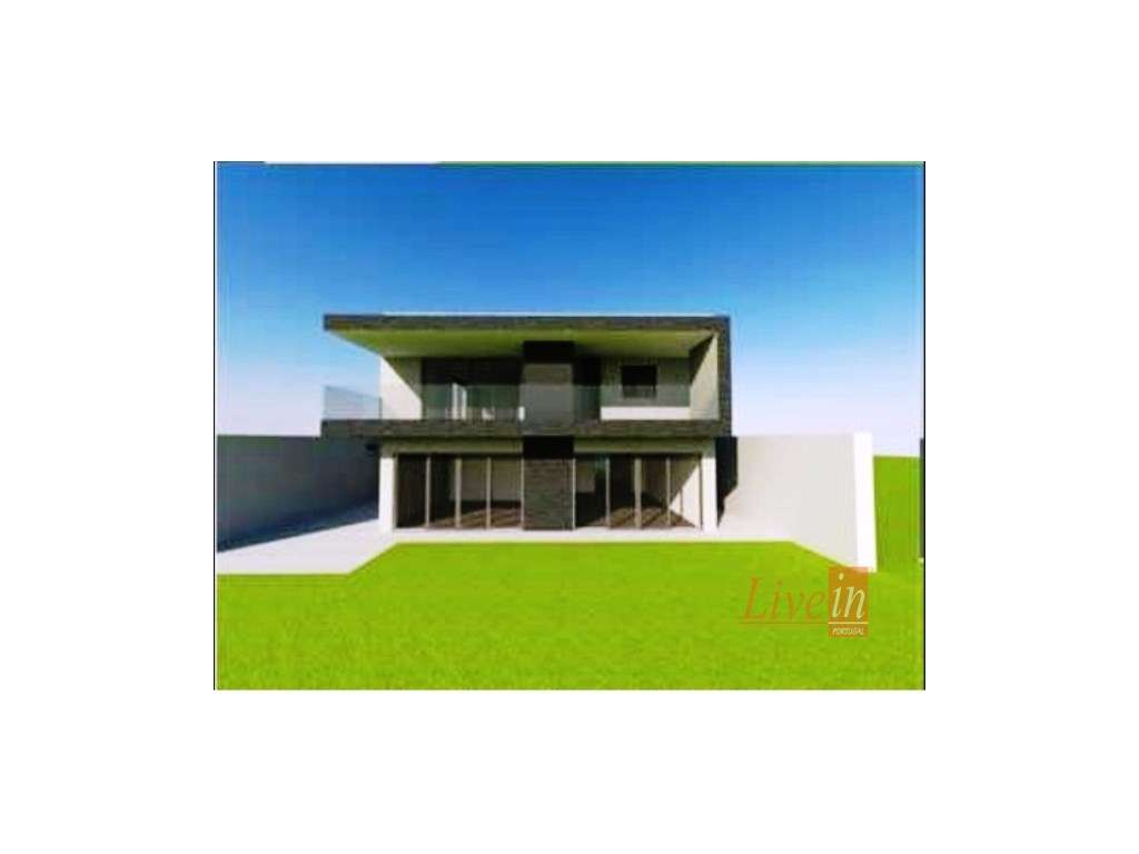 Lote de Terreno com Obra de Moradia Iniciada em Moninhos na Zona de... - Grande imagem: 4/12