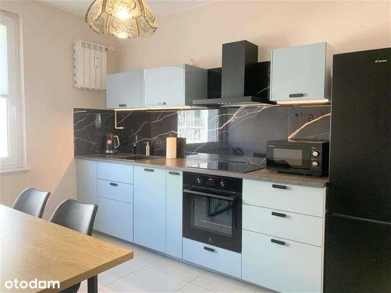 apartament 2 pokoje Centrum/balkon/m-ce postojowe-0