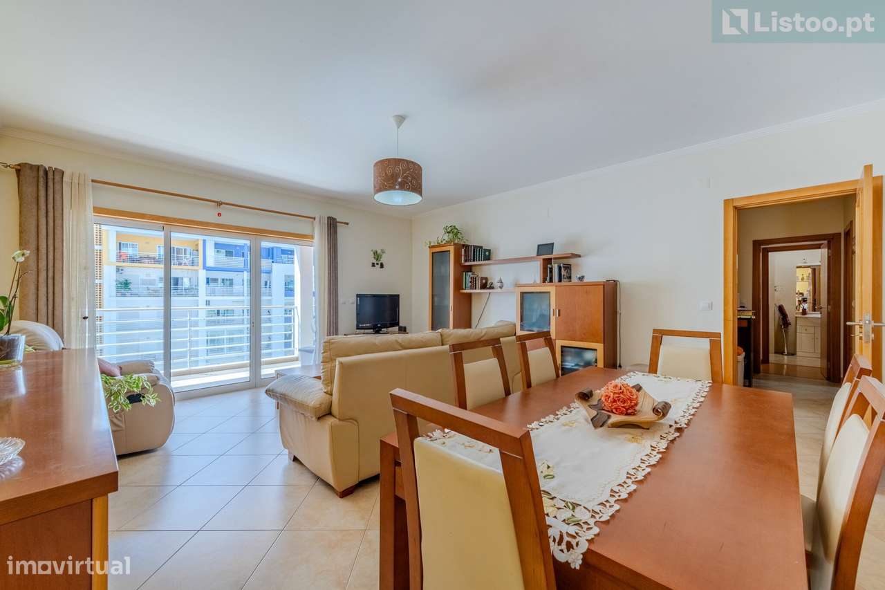 Apartamento T2 com Piscina, Varanda em Portimão-4