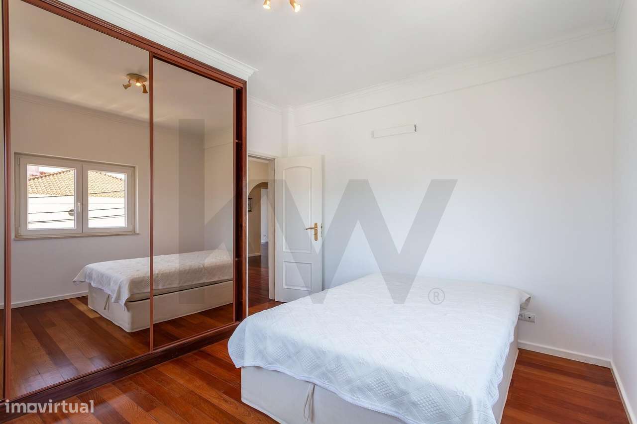 Moradia Isolada | 5 Quartos, Jardim, Garagem para 4 Carros-27