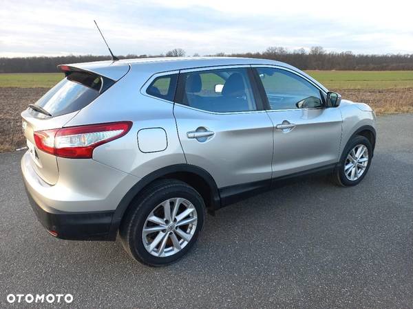 Nissan Qashqai 1.5 dCi N-Connecta - 1