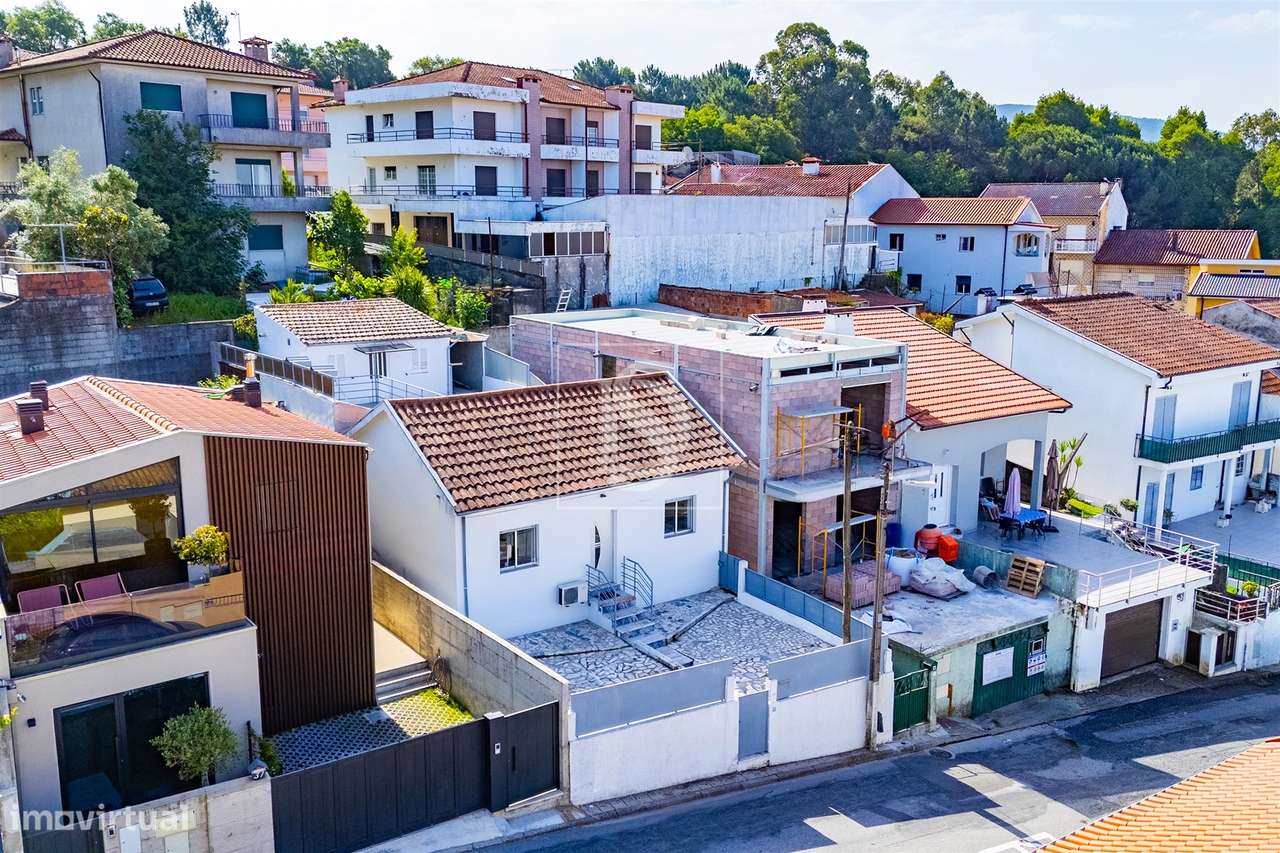 Moradia T3, remodelada, em São Vítor, Braga-4