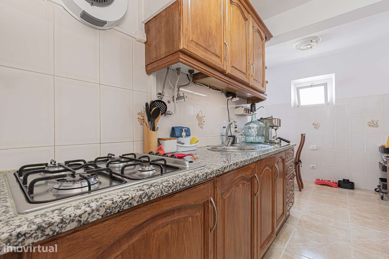 Apartamento de 4 assoalhadas no centro da Moita-10