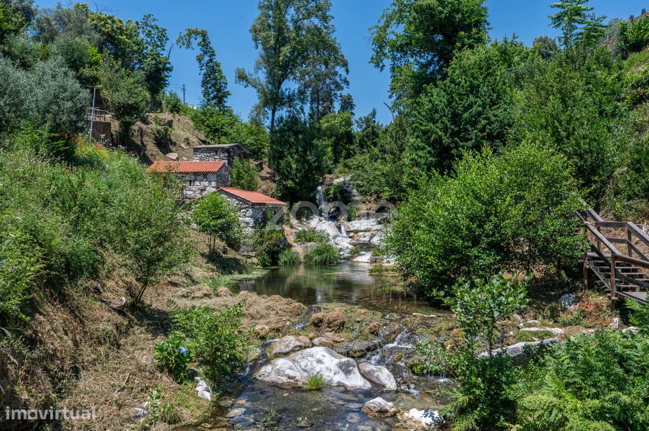 Ruína para Reabilitação junto às Cascatas da Labruja | Ponte de Lim...-15